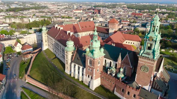 Aerial footage of Wawel Royal Castle in Cracow, Krakow, Poland, Polska alt