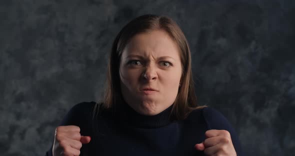 Vexed and Dissatisfied European Woman Looks to the Camera and Screams  60p Prores alt