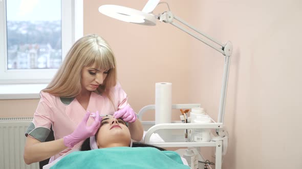 Rejuvenating Facial Injections alt