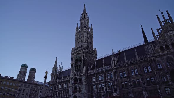 Gimbal Real Time Shot of Facade of New Town Hall on Marienplatz the City Centre of Munich. The Town alt