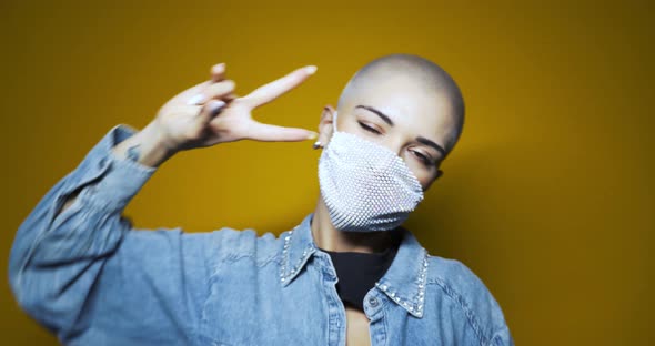 Cinematic video of an happy bald girl alt