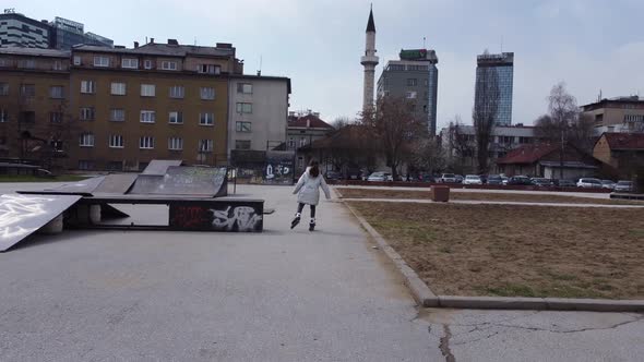 Rollerblading In The Park V2 -4K alt