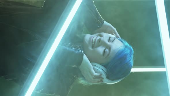 Music Chill Playlist Joy Woman Headphones Led Lamp alt