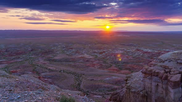 Canyons Tsagaan Suvarga at Sunrise Mongolia alt