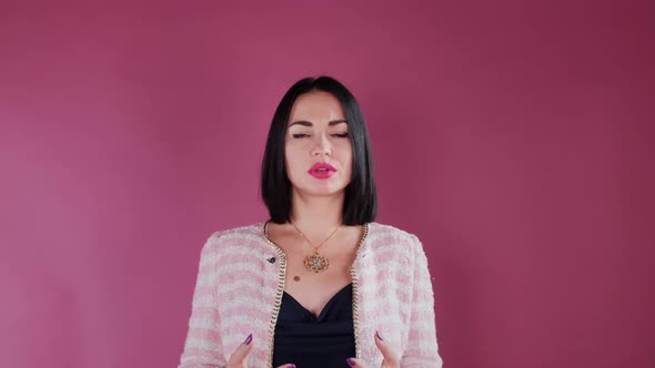 The Woman Shares in Her Blog About the Issues Troubling to Her alt