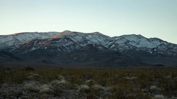 Pinto peak sunrise as seen from Emigrant campground - Death Valley National Park - Time lapse alt