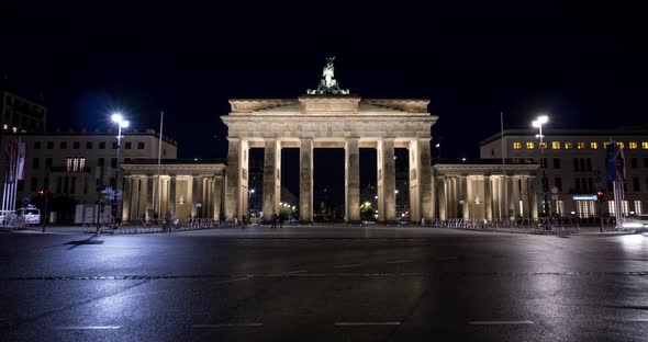 Night timelapse of the Brandenburg Gate, Berlin