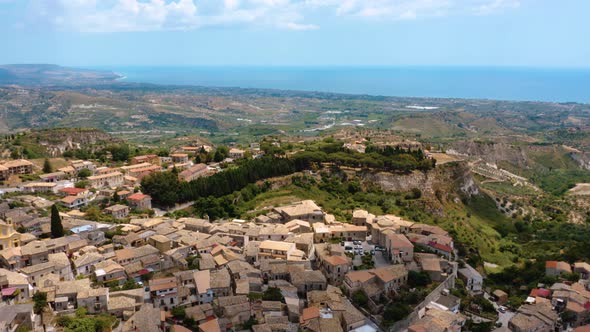 Gerace, a Little Hamlet in Calabria alt