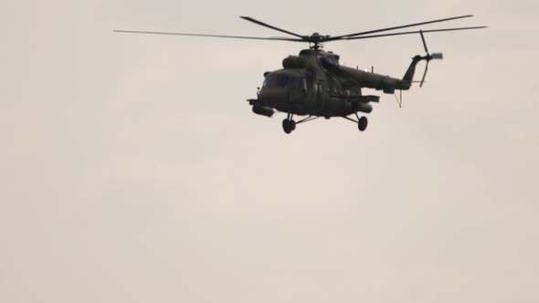 Military Helicopter Landing alt