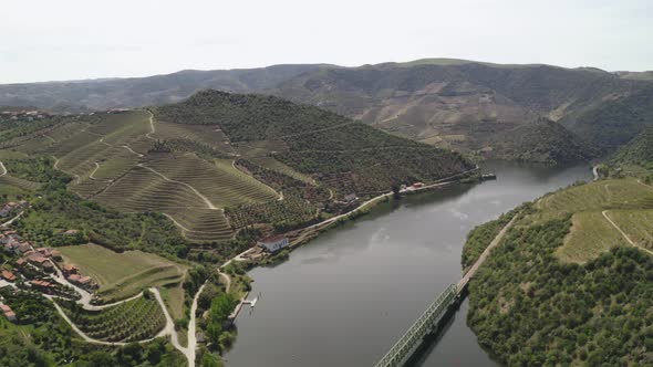 Drone view of a railway bridge in Douro region in Ferradosa, Portugal alt