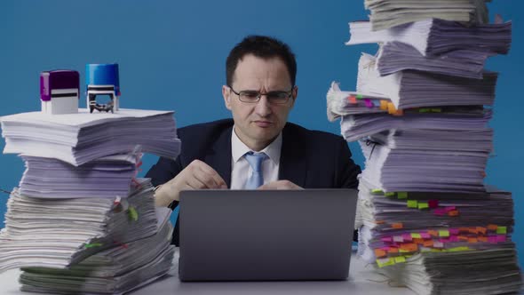 Happy Businessman Finished Work Joyfully Takes Off His Tie. Workaholic Concept alt