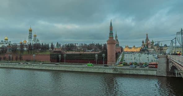 January 2020, Moscow Russia, Moscow River, Evening Time Lapse, , Beautiful Evening Cityscape. alt