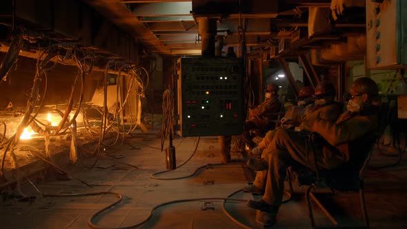 Workers By the Blast Furnance Control alt