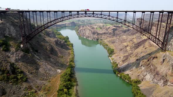 Aerial of the Perrine Bridge over the snake river in Idaho alt