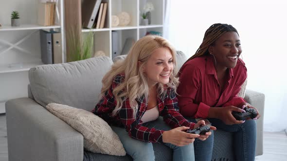 Video Game Challenge Winner Girl Sad Loser Friend alt