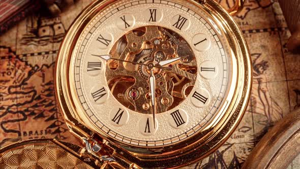 Vintage Pocket Watch alt