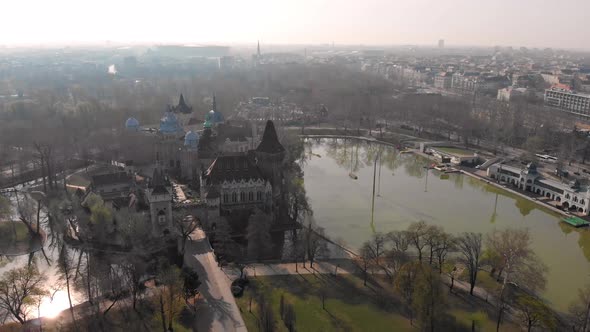 Morning view from above on the Vajdahunyad castle in Budapest, Hungary alt