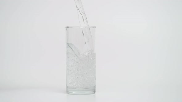 Slow Motion of Water Bubles in Glass 1000 Fps alt