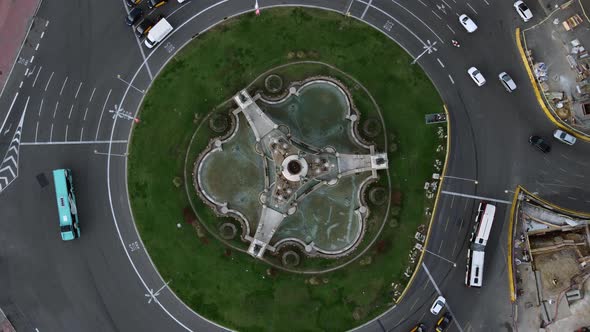 Roundabout Traffic on Spain Square in Barcelona Aerial Shot alt