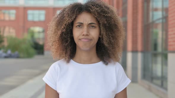 No Sign By African Woman By Head Shake alt