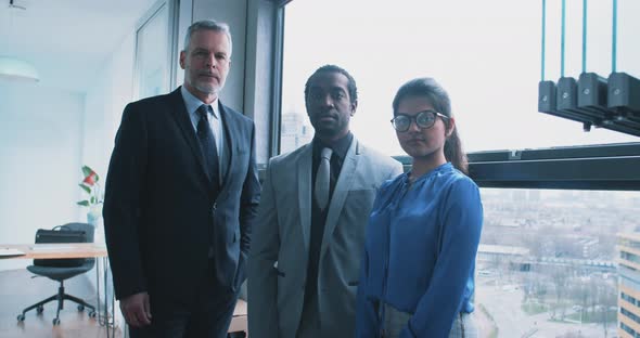 Multi-ethnic business people alt