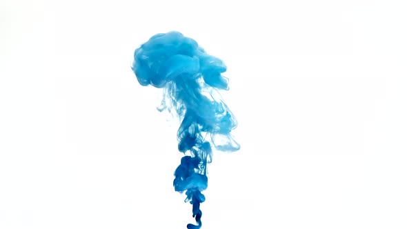 Deep Blue Paint in Water alt