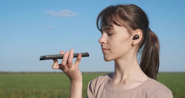 Speak on Wireless Earbuds alt