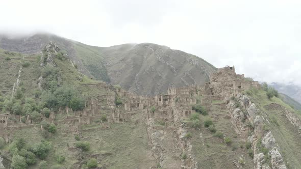 Abandoned in the Mountains the Village of Gamsutl alt