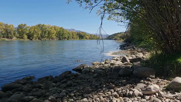 View of the Snake River from river bank moving towards and underwater alt