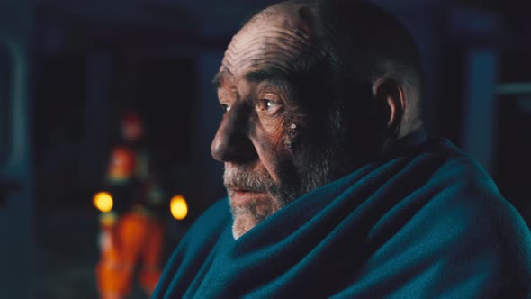 Shocked Senior Survivor After Accident alt