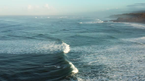 Large waves on a tropical coastline