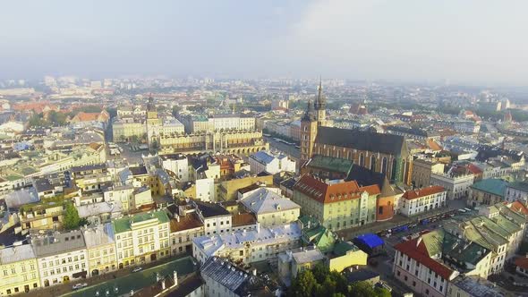 Mary's Church on the Main Square in Historical Center of Krakow, Poland alt