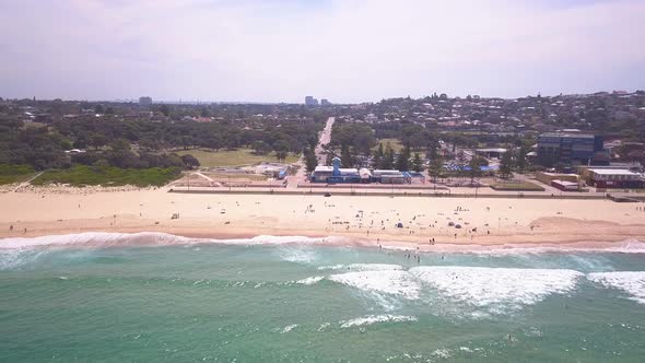 Beautiful left side pan along the coastline of eastern beach in Sydney Maroubra with wave crashing t alt
