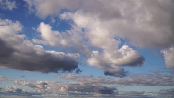Fast Layered Clouds Time Lapse alt