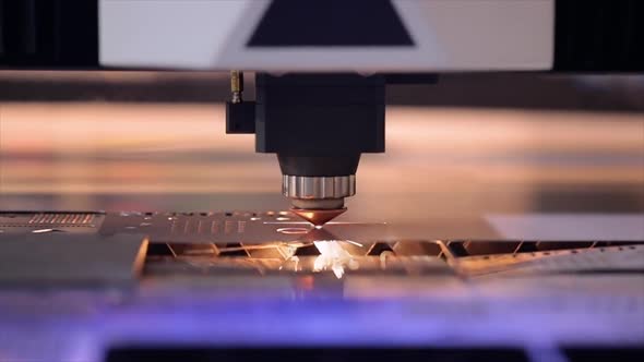 CNC Laser Cutting of Metal, Modern Industrial Technology alt