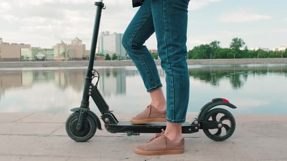 Parking E-Scooter At Embankment alt