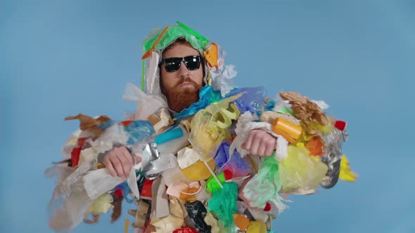 Man dancing man in the rubbish costume