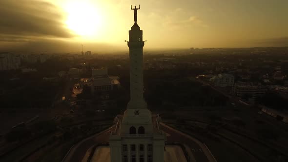 Monumento a los restauradores Santiago , Republica dominicana alt