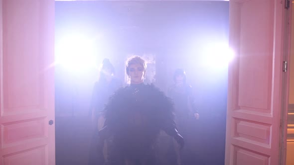 Defile Catwalks Glamour Transsexuals Fashion Show Lgbt alt