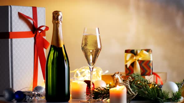 Champagne Flute with Sparkling Wine alt