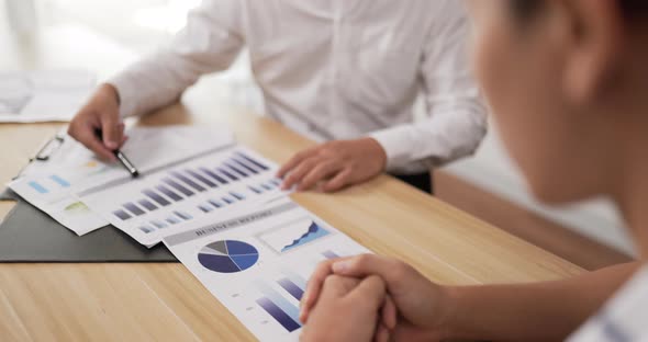 Closeup of hand men shaking hands alt