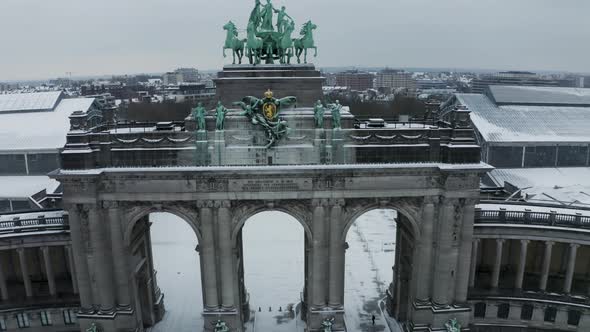 Aerial view of Arc du Cinquantenaire in wintertime, Brussel, Belgium. alt