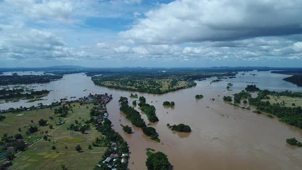 4.000 islands near Don Det in southern Laos seen from the sky alt