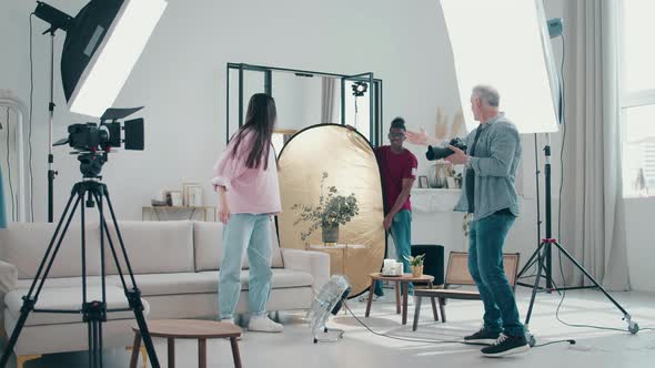 Professional Photoshoot of a Young Woman Carried Out in the Studio alt