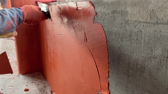 Applying Decorative Plaster Microcement to the Wall