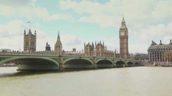 Westminster bridge and Big Ben, time lapse alt