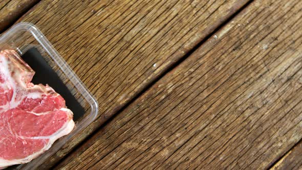 Blade chop in plastic container alt