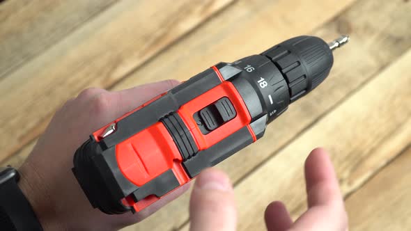 Switching Modes of Manual Electric Screwdriver in Human Hand