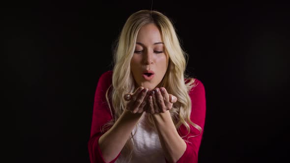 Pretty Woman Blowing Glitter alt