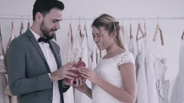 Happy Bride and Groom in Wedding Dress Prepare for Married in Wedding Ceremony alt